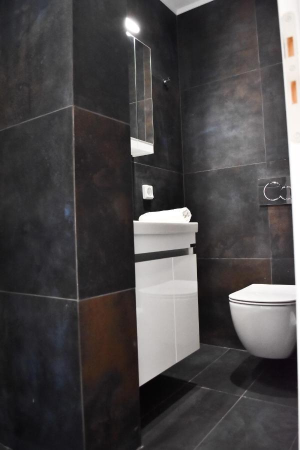 Βright Walled Designed Apt In Glyfada Center Athens Ngoại thất bức ảnh